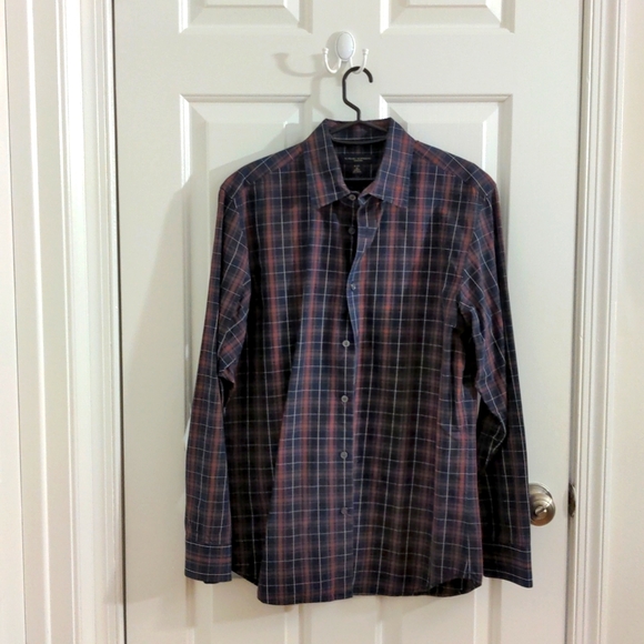 ๐ Plaid Button Down - Picture 1 of 3
